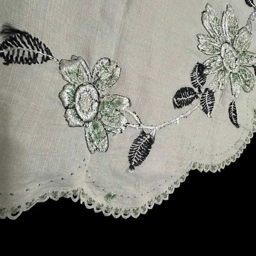 Vintage 50s/60s Round Creamy white Linen tablecloth with green floral embroidery